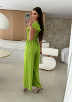 V HALS MODEL JUMPSUIT MET RUFFLED MOUWEN